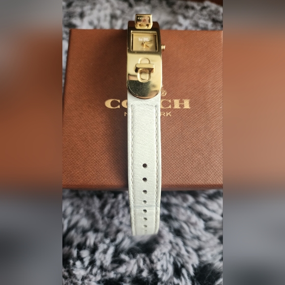 Coach Watch - Picture 6 of 7